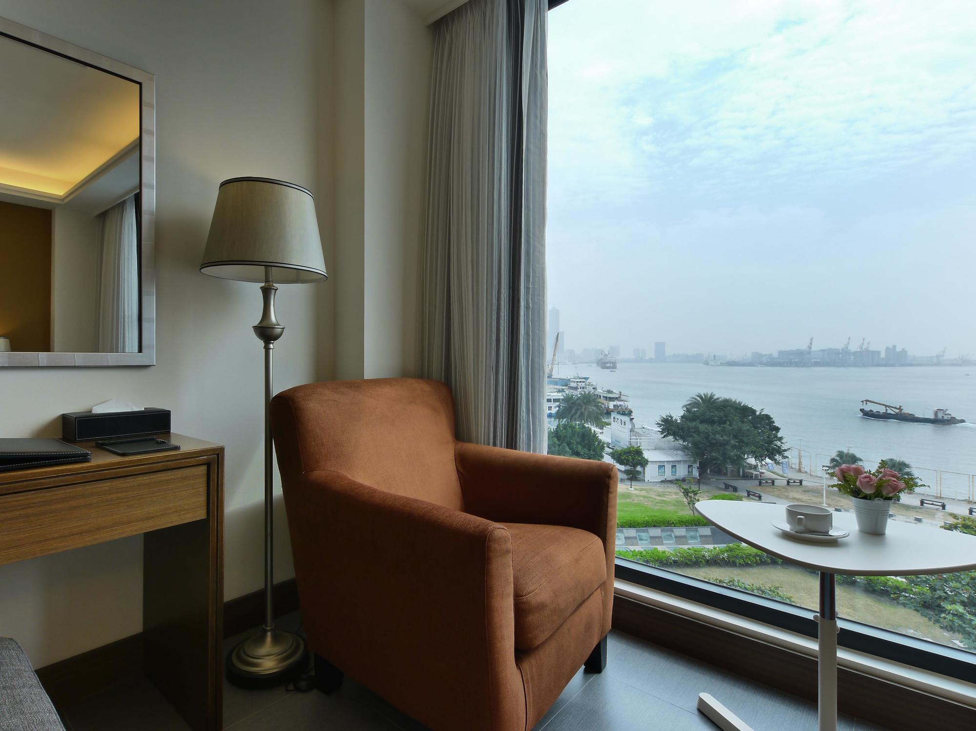 Watermark Hotel - Sizihwan Kaohsiung Exterior photo