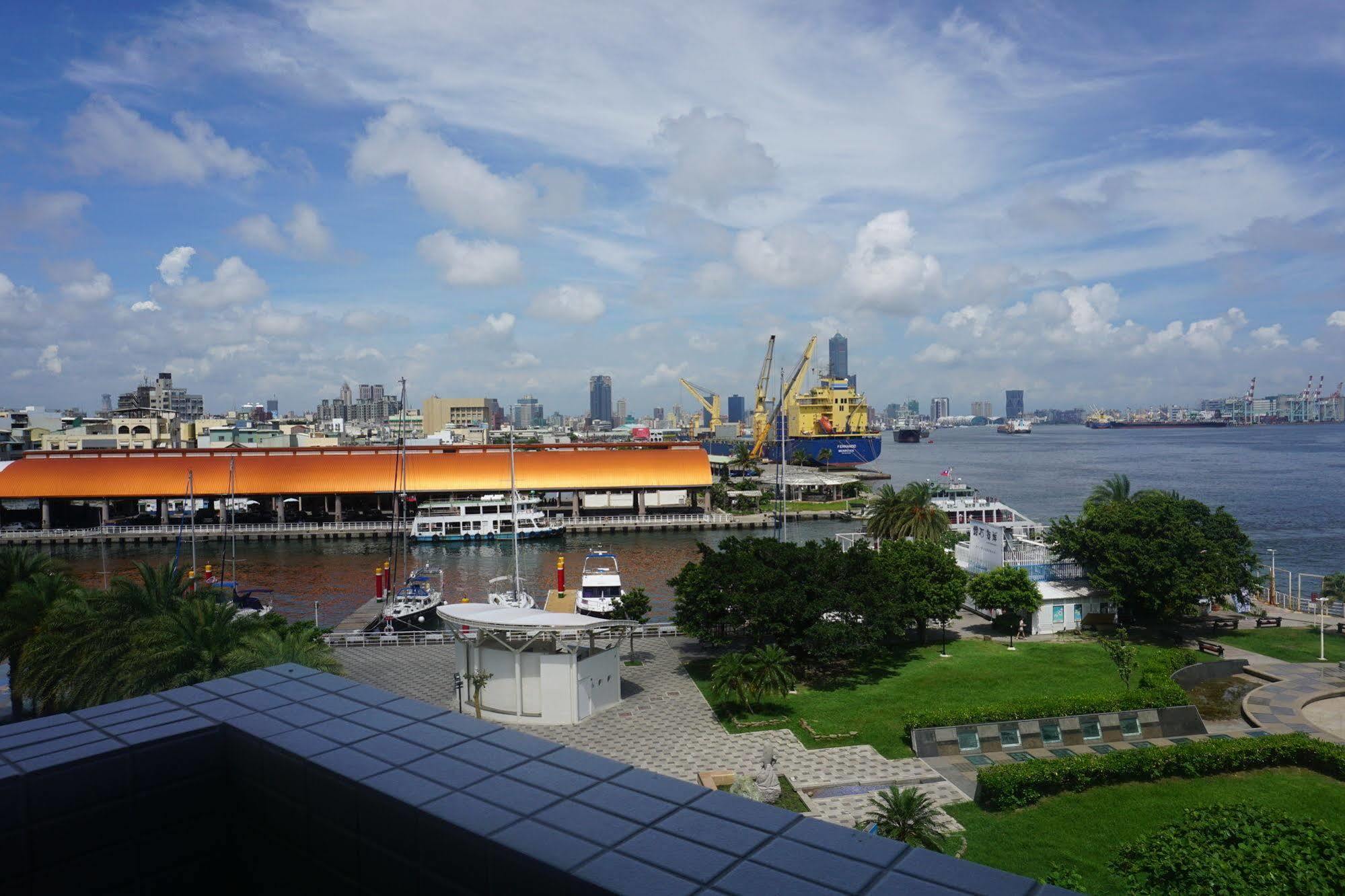 Watermark Hotel - Sizihwan Kaohsiung Exterior photo