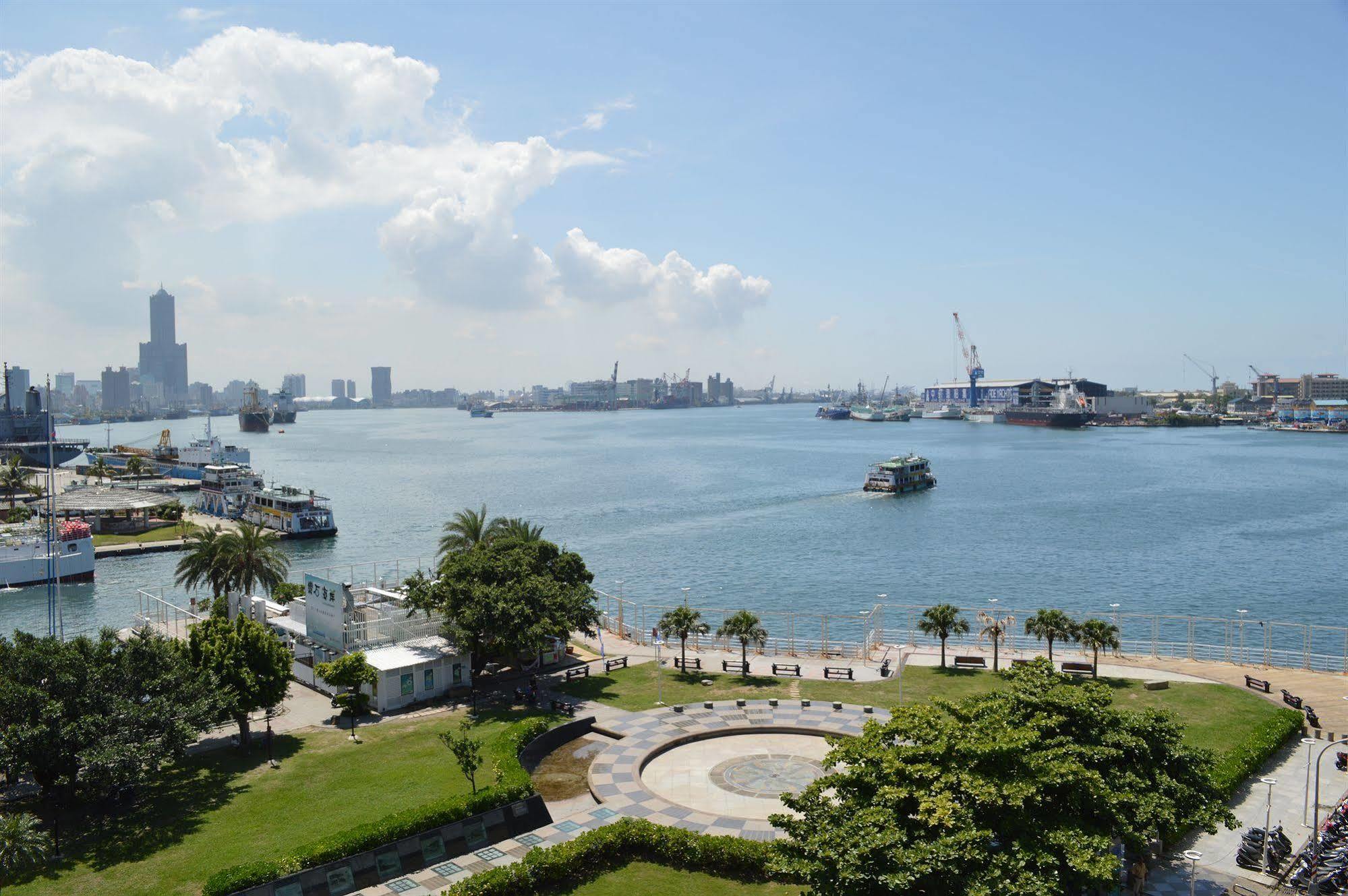 Watermark Hotel - Sizihwan Kaohsiung Exterior photo